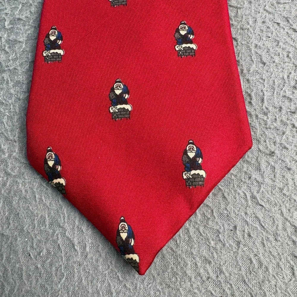 Pure Silk by Wembley Mens Red Christmas Santa Claus Chimney Silk Necktie Holiday